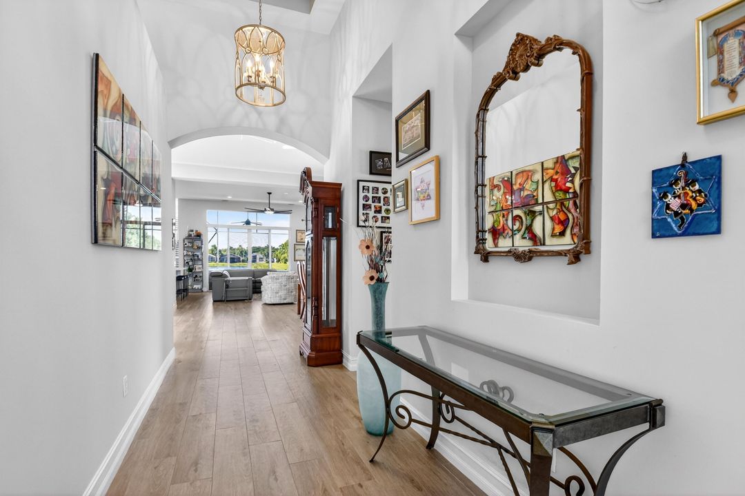 En Venta: $699,000 (4 camas, 2 baños, 2285 Pies cuadrados)