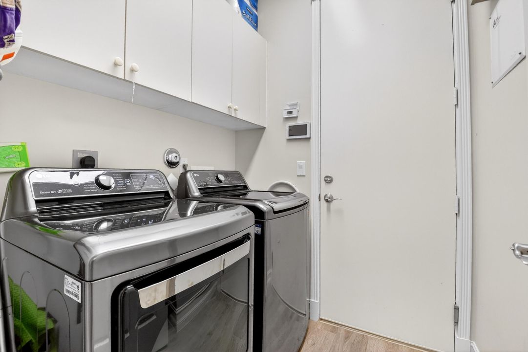 En Venta: $699,000 (4 camas, 2 baños, 2285 Pies cuadrados)