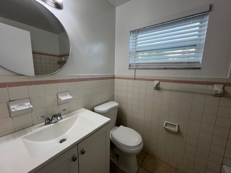 For Rent: $1,425 (1 beds, 1 baths, 690 Square Feet)