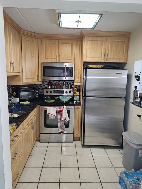 待售: $125,000 (1 贝兹, 1 浴室, 650 平方英尺)