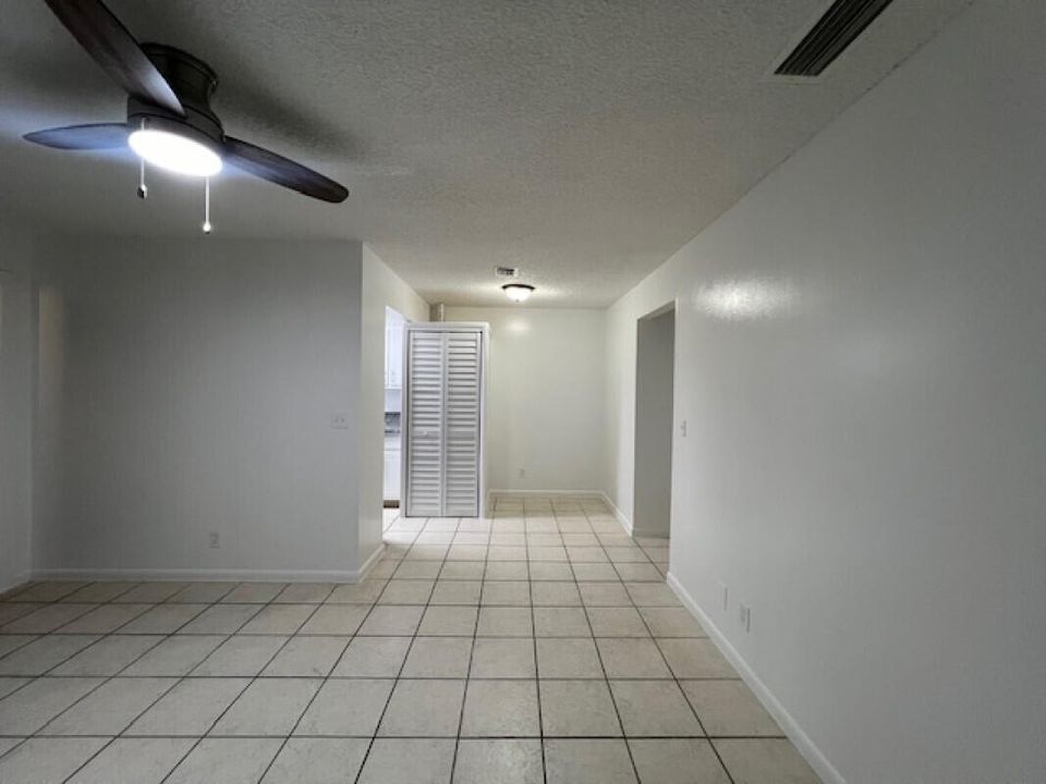 For Rent: $1,825 (2 beds, 1 baths, 690 Square Feet)
