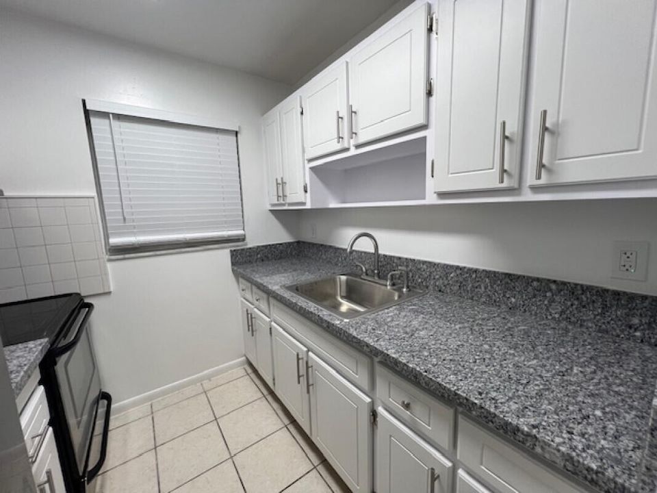 For Rent: $1,825 (2 beds, 1 baths, 690 Square Feet)