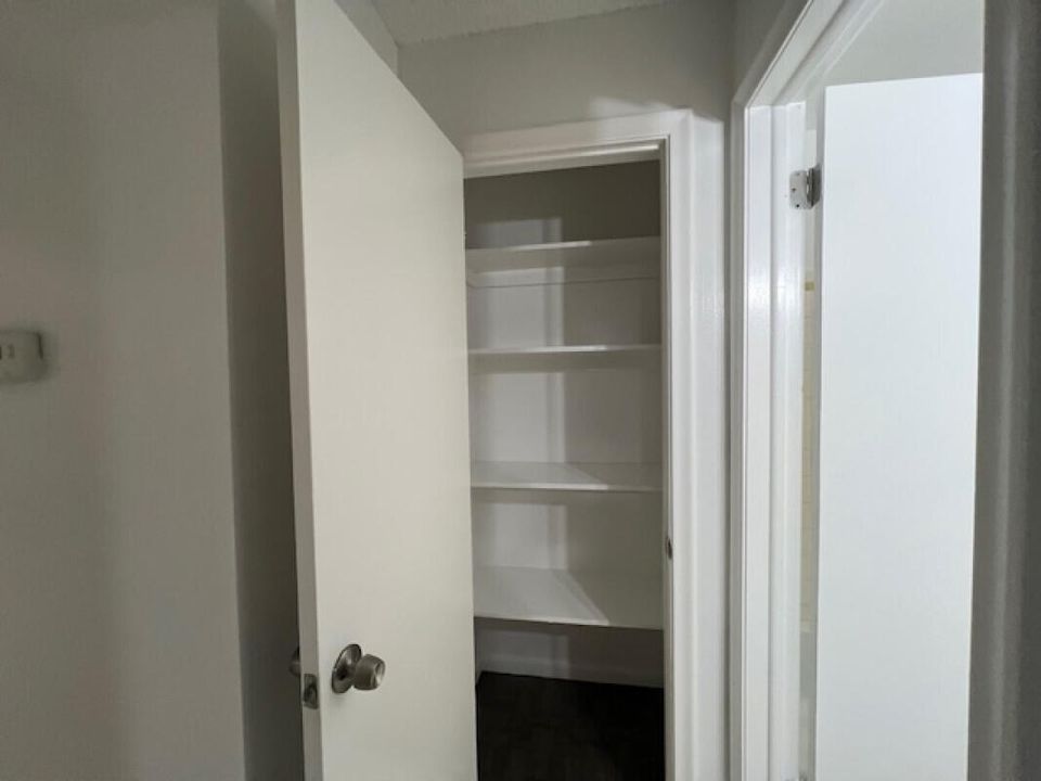 For Rent: $1,825 (2 beds, 1 baths, 690 Square Feet)