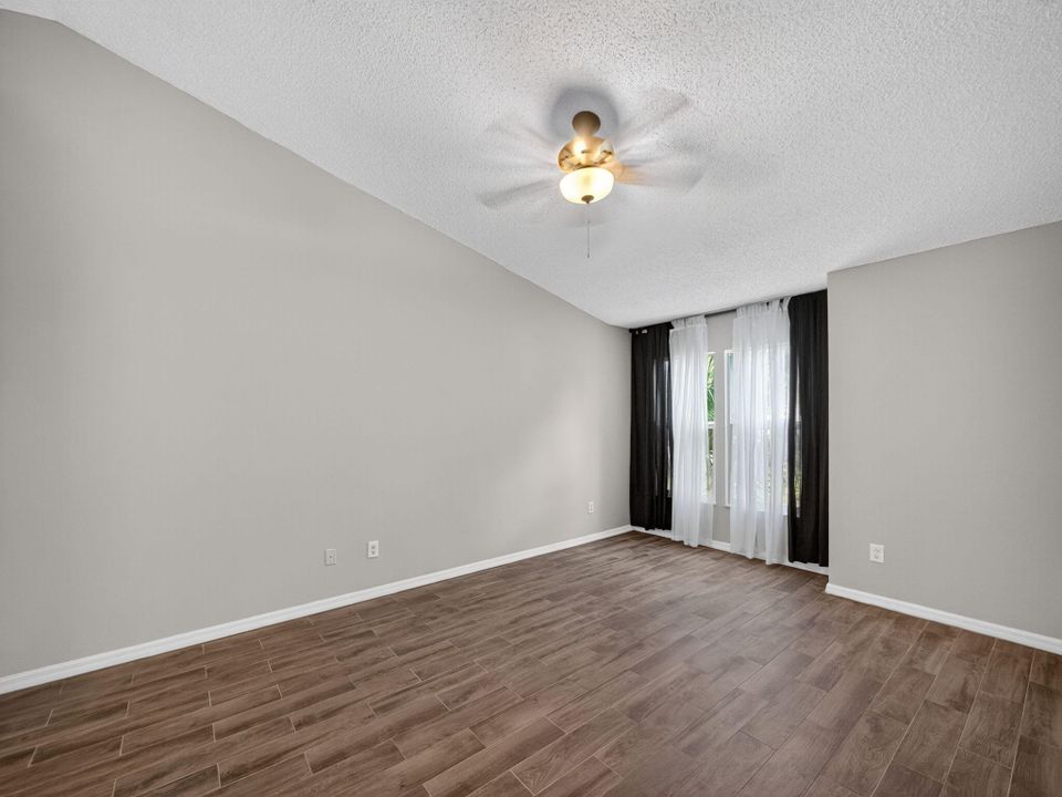 На продажу: $424,995 (3 спален, 2 ванн, 1665 Квадратных фут)