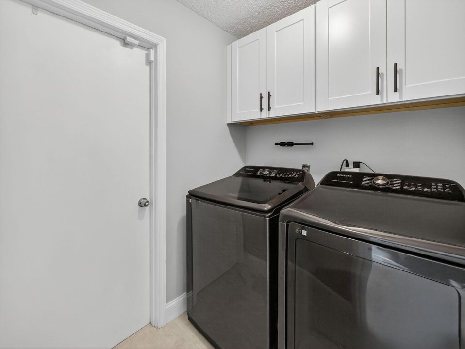 На продажу: $424,995 (3 спален, 2 ванн, 1665 Квадратных фут)