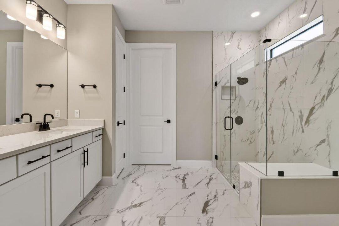 Под контрактом: $749,145 (3 спален, 2 ванн, 2080 Квадратных фут)