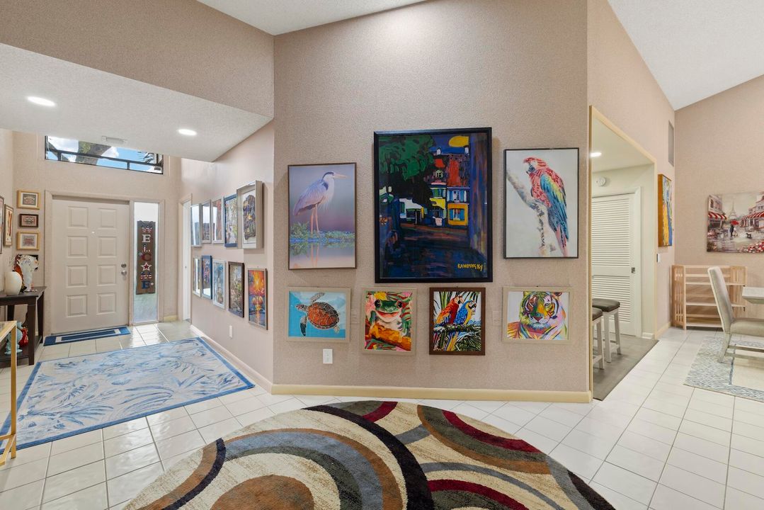 For Sale: $329,900 (2 beds, 2 baths, 2036 Square Feet)