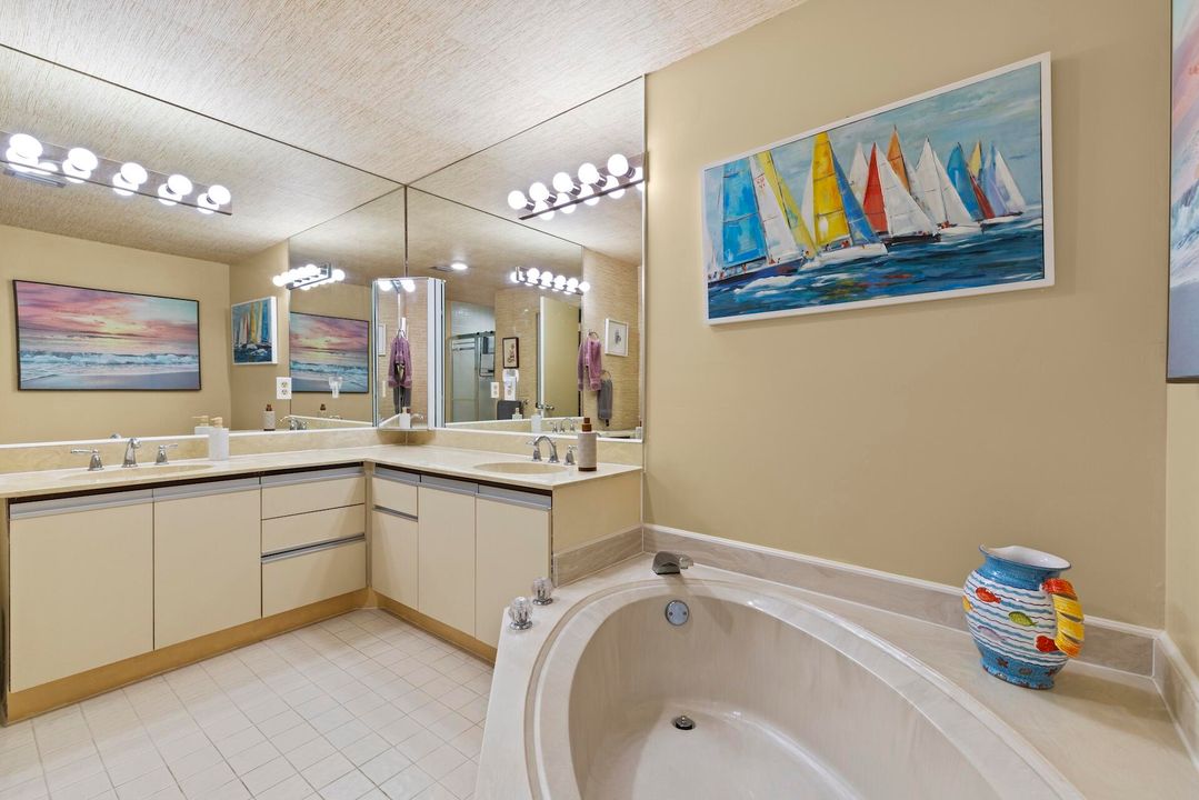 For Sale: $329,900 (2 beds, 2 baths, 2036 Square Feet)