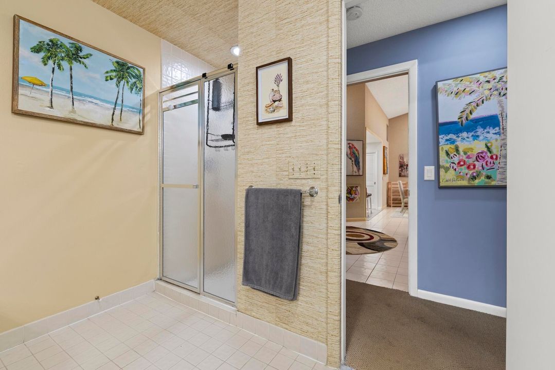 For Sale: $329,900 (2 beds, 2 baths, 2036 Square Feet)