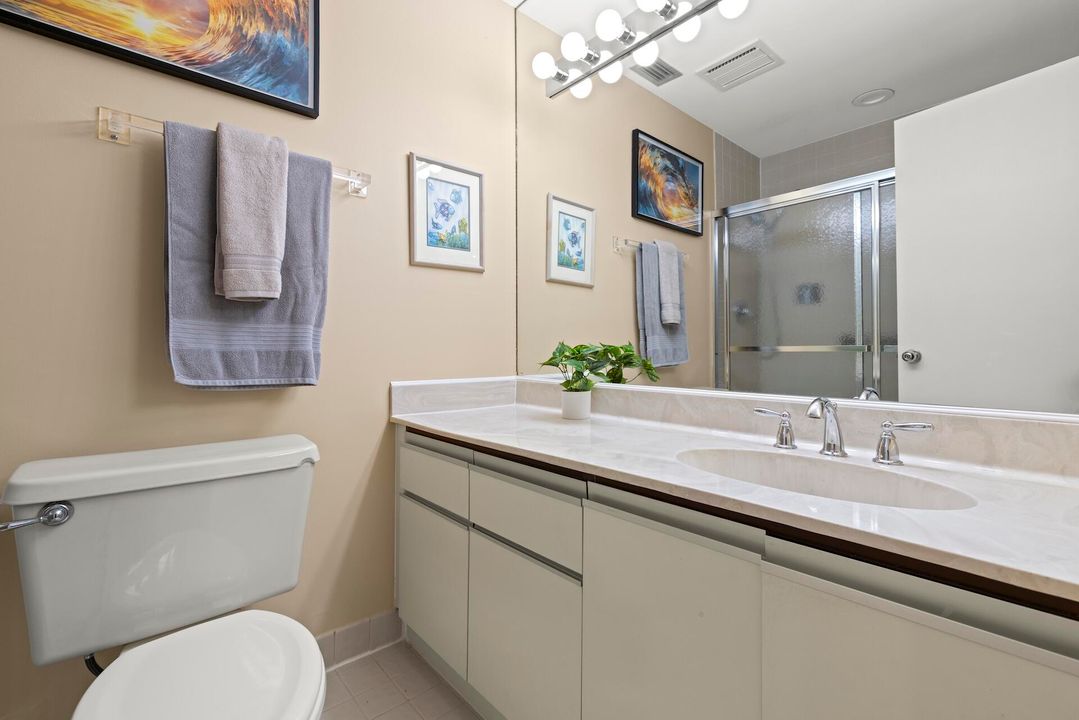 For Sale: $329,900 (2 beds, 2 baths, 2036 Square Feet)