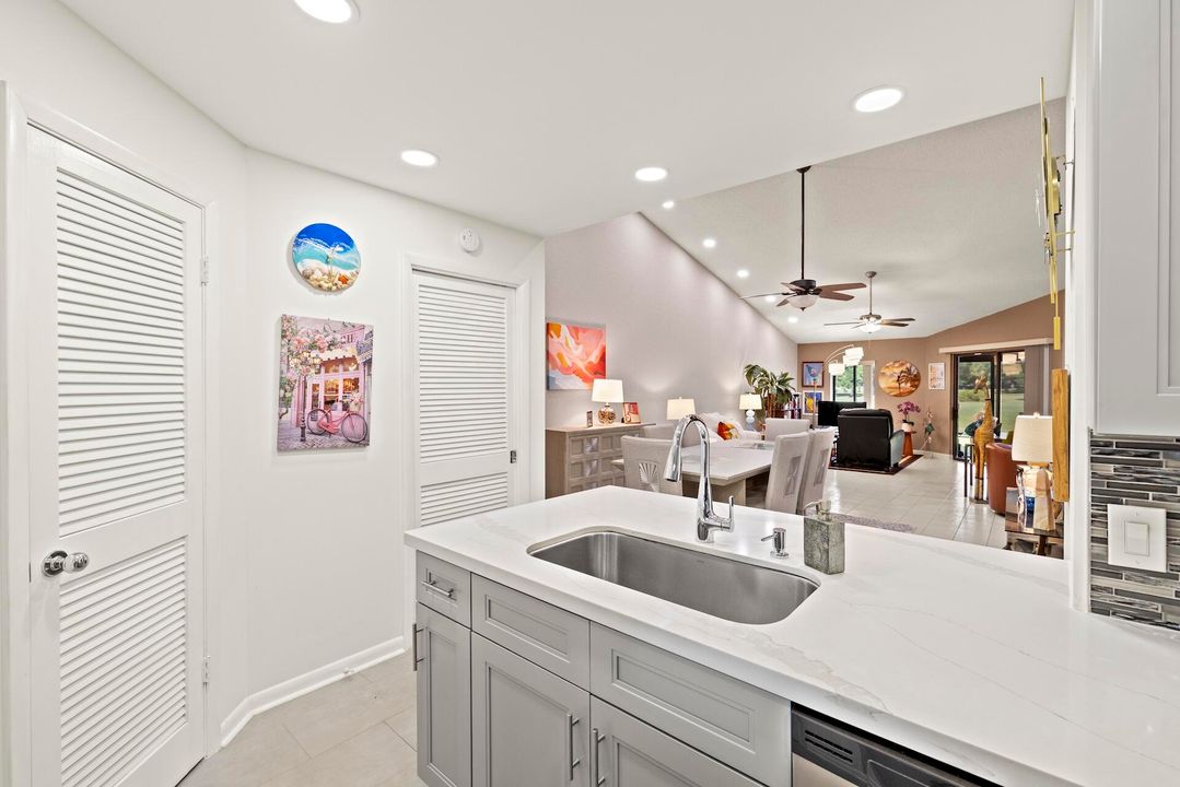 For Sale: $329,900 (2 beds, 2 baths, 2036 Square Feet)