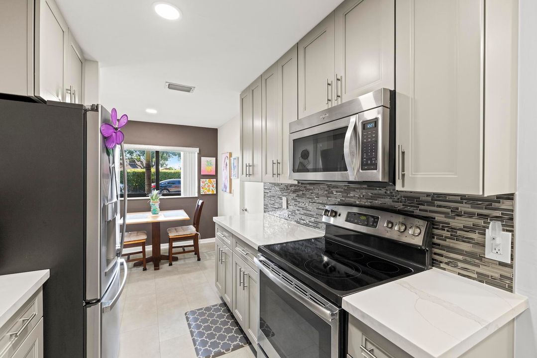 For Sale: $329,900 (2 beds, 2 baths, 2036 Square Feet)