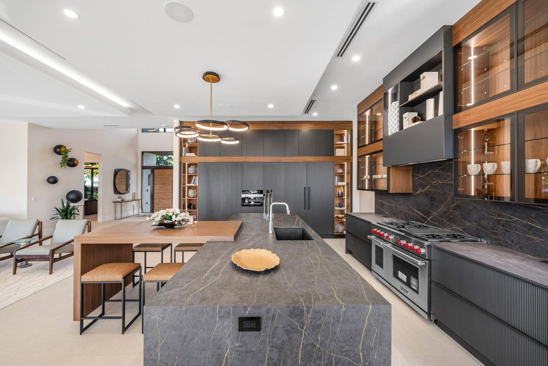 待售: $6,499,000 (5 贝兹, 6 浴室, 5166 平方英尺)