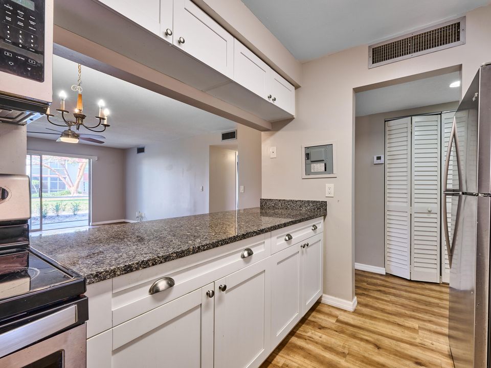 En Venta: $143,000 (2 camas, 2 baños, 1088 Pies cuadrados)