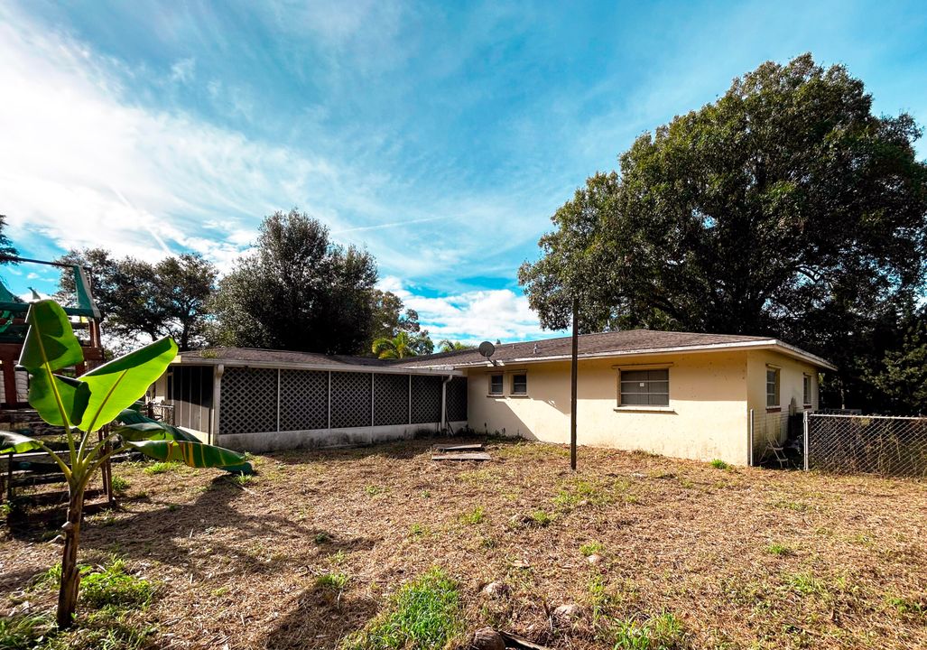 На продажу: $219,995 (3 спален, 2 ванн, 1830 Квадратных фут)