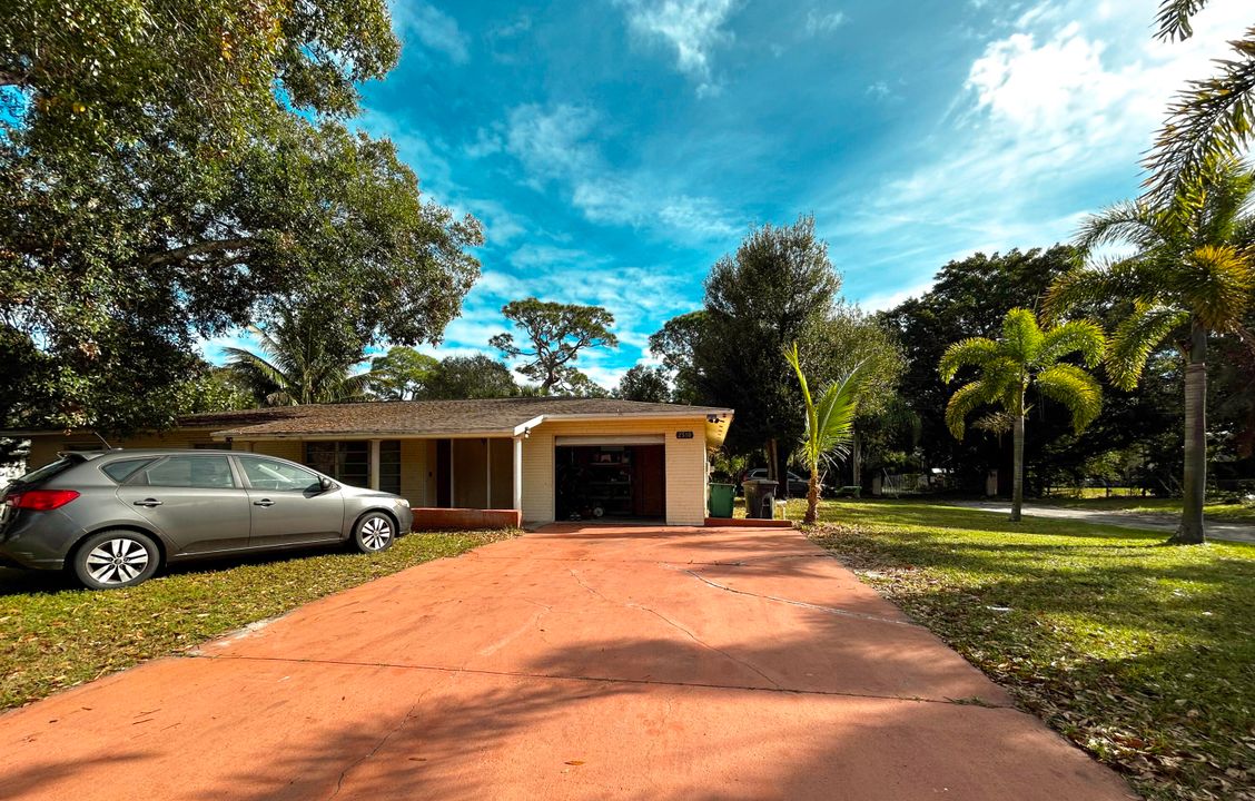 На продажу: $219,995 (3 спален, 2 ванн, 1830 Квадратных фут)