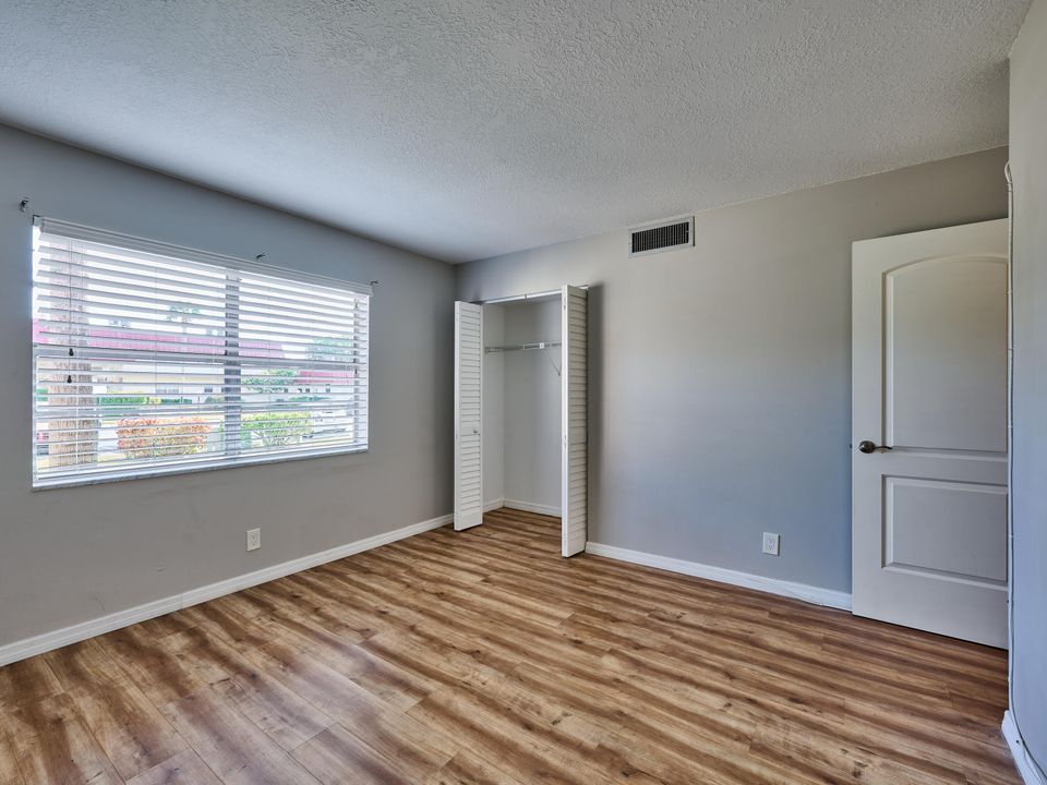 En Venta: $143,000 (2 camas, 2 baños, 1088 Pies cuadrados)