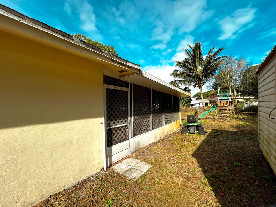 На продажу: $219,995 (3 спален, 2 ванн, 1830 Квадратных фут)