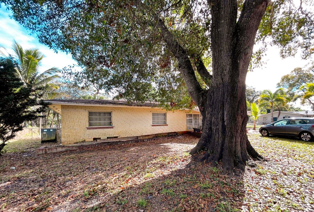 На продажу: $219,995 (3 спален, 2 ванн, 1830 Квадратных фут)