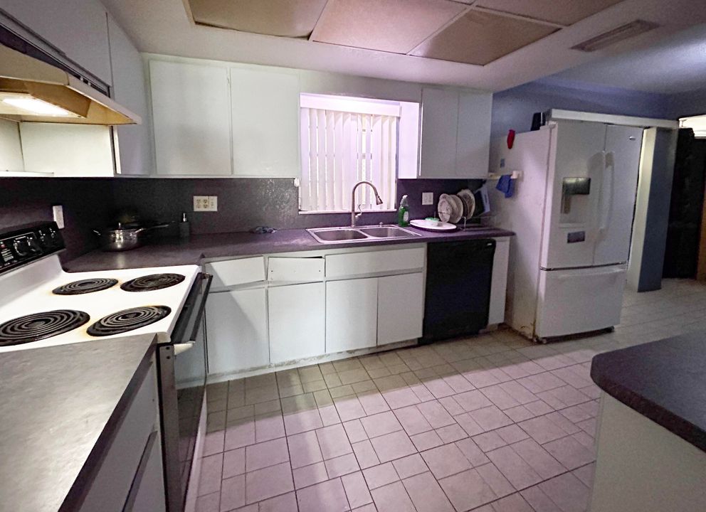 На продажу: $219,995 (3 спален, 2 ванн, 1830 Квадратных фут)