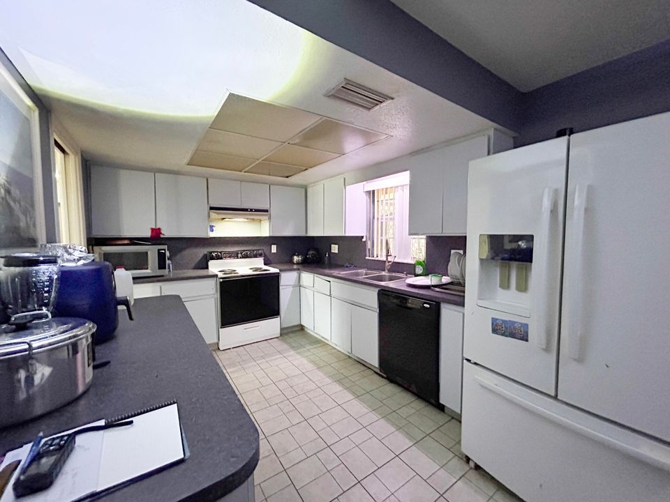 На продажу: $219,995 (3 спален, 2 ванн, 1830 Квадратных фут)