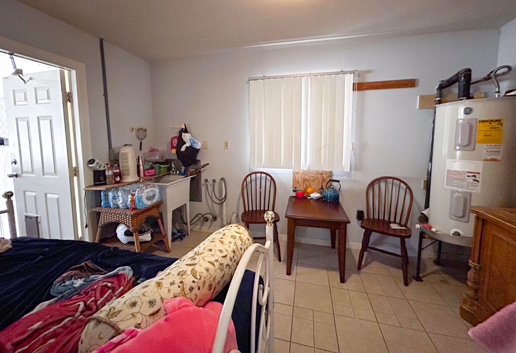 На продажу: $219,995 (3 спален, 2 ванн, 1830 Квадратных фут)