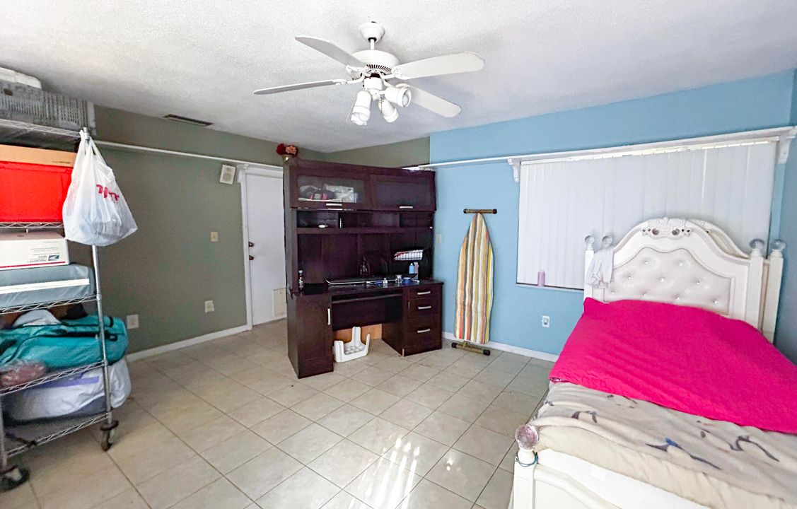 На продажу: $219,995 (3 спален, 2 ванн, 1830 Квадратных фут)