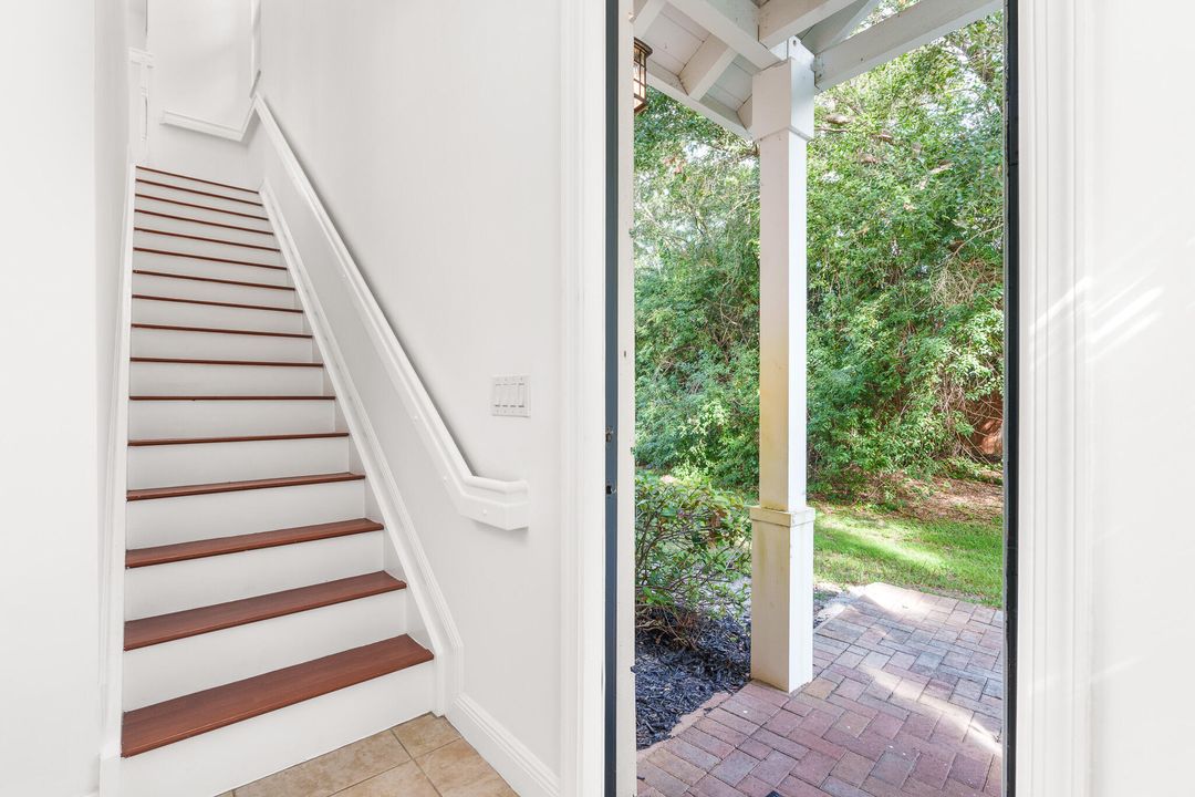 For Sale: $587,000 (3 beds, 3 baths, 1957 Square Feet)