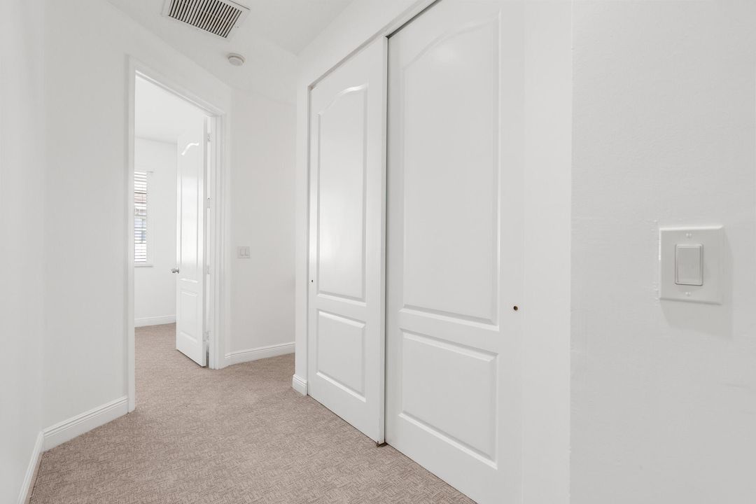 For Sale: $587,000 (3 beds, 3 baths, 1957 Square Feet)