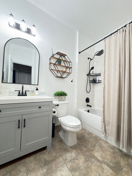 For Sale: $254,900 (2 beds, 2 baths, 1005 Square Feet)