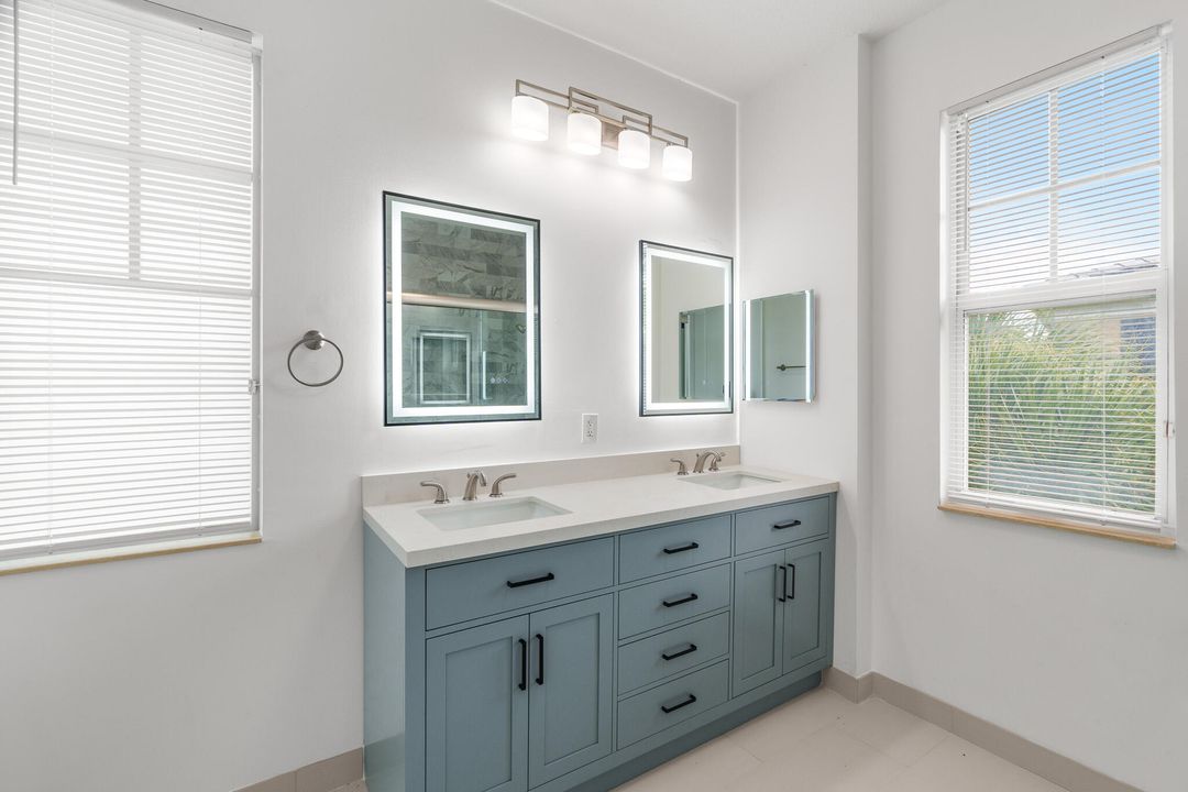 For Sale: $587,000 (3 beds, 3 baths, 1957 Square Feet)