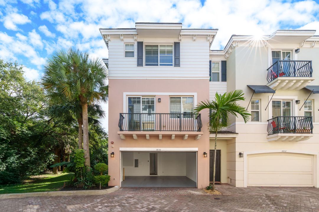 For Sale: $587,000 (3 beds, 3 baths, 1957 Square Feet)