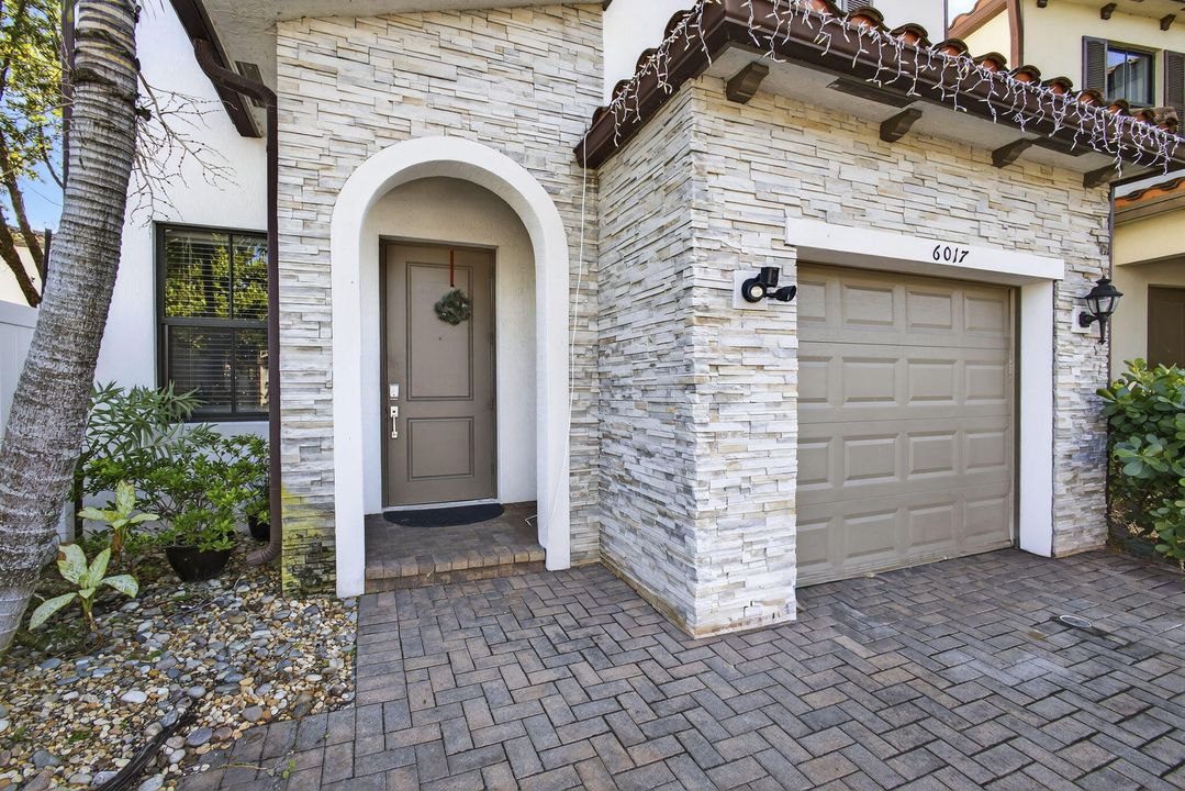 En Venta: $470,000 (3 camas, 2 baños, 1635 Pies cuadrados)