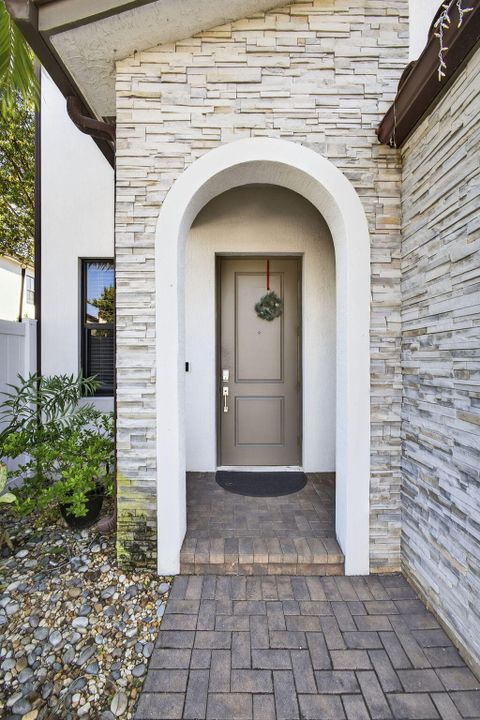 En Venta: $470,000 (3 camas, 2 baños, 1635 Pies cuadrados)