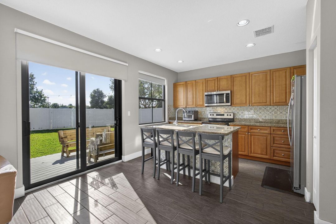 En Venta: $470,000 (3 camas, 2 baños, 1635 Pies cuadrados)