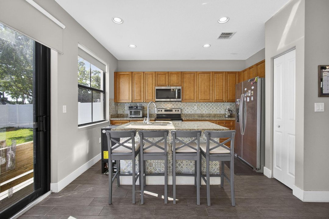 En Venta: $470,000 (3 camas, 2 baños, 1635 Pies cuadrados)