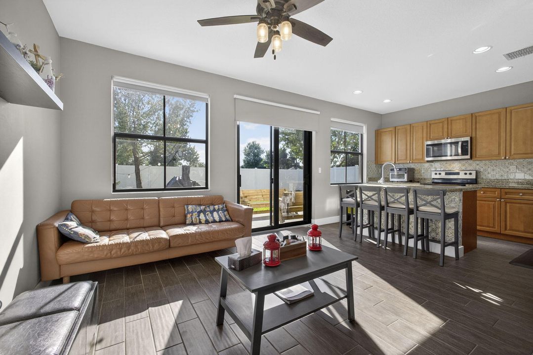 En Venta: $470,000 (3 camas, 2 baños, 1635 Pies cuadrados)