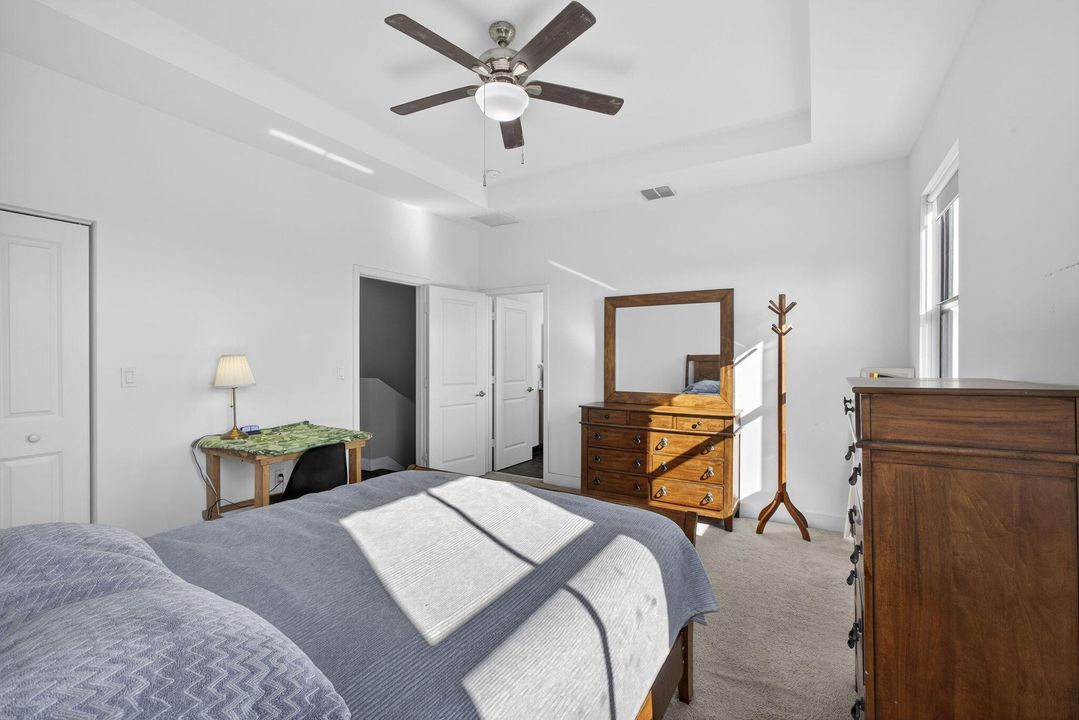 En Venta: $470,000 (3 camas, 2 baños, 1635 Pies cuadrados)