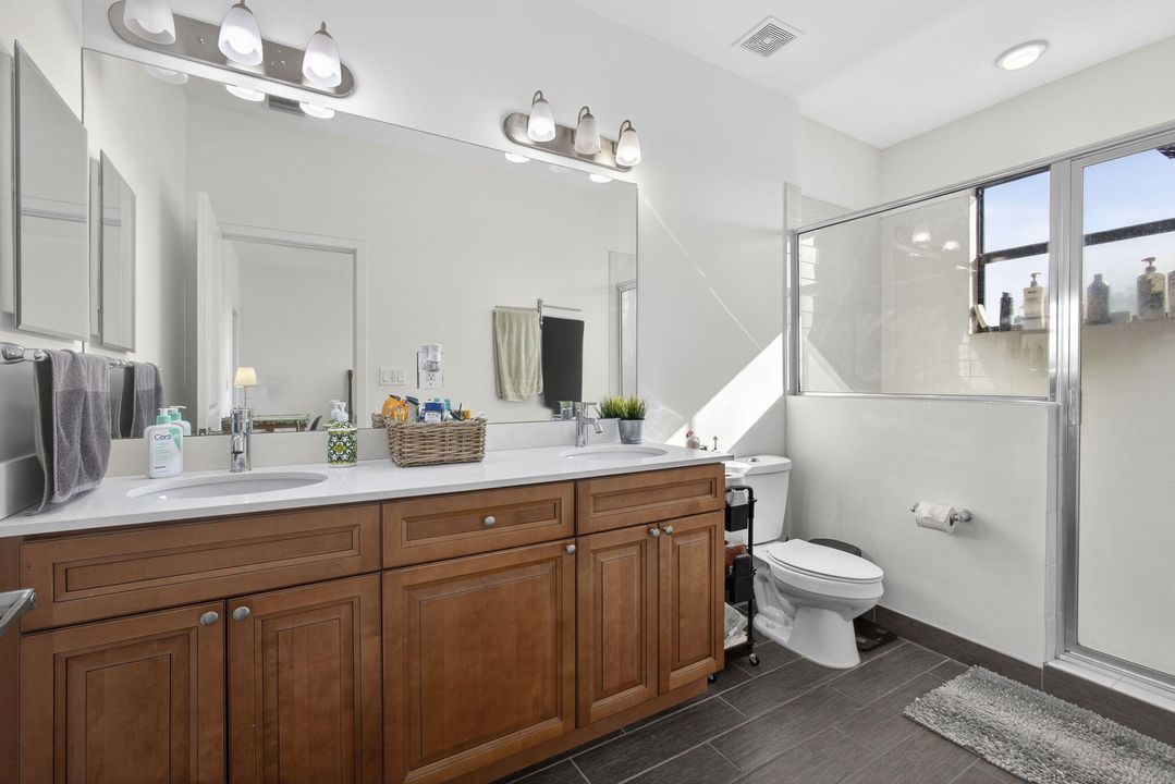 En Venta: $470,000 (3 camas, 2 baños, 1635 Pies cuadrados)