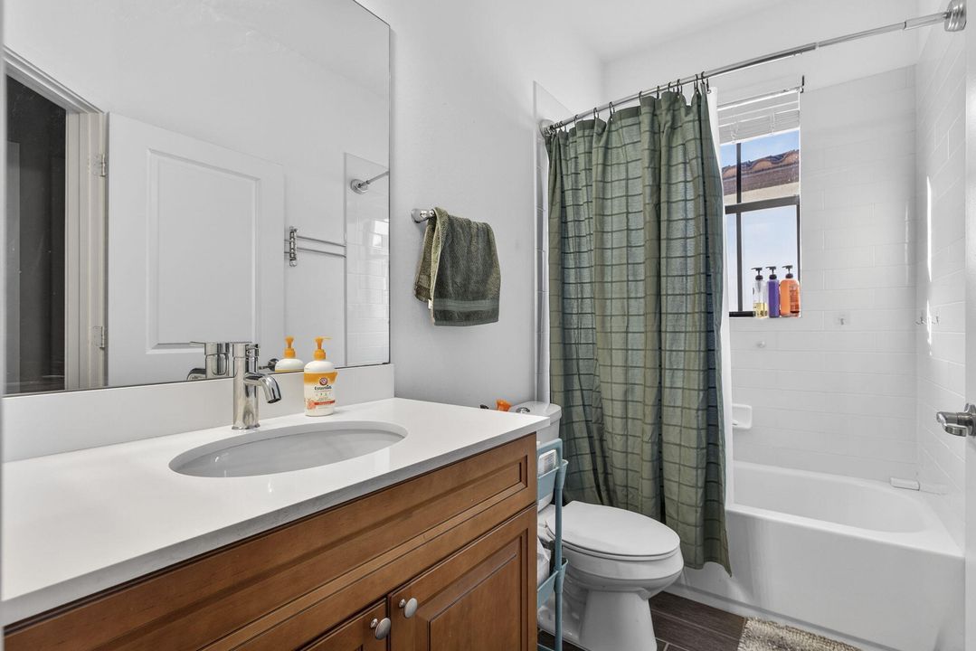 En Venta: $470,000 (3 camas, 2 baños, 1635 Pies cuadrados)