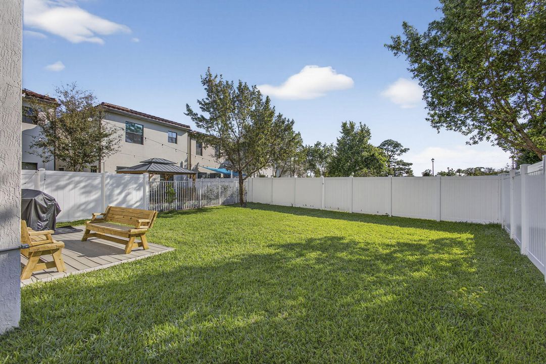 En Venta: $470,000 (3 camas, 2 baños, 1635 Pies cuadrados)