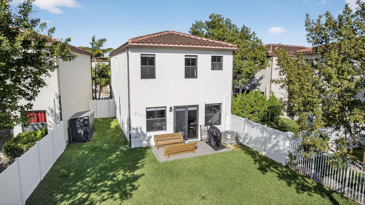 En Venta: $470,000 (3 camas, 2 baños, 1635 Pies cuadrados)