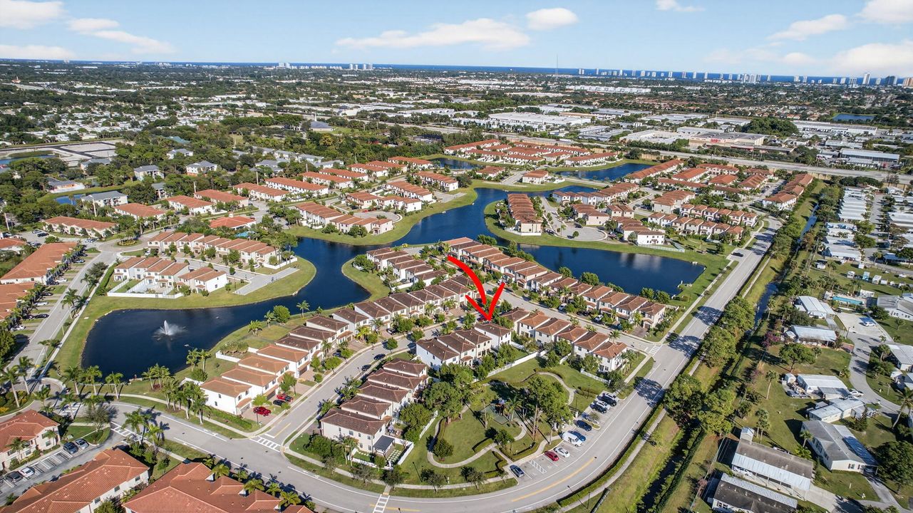 En Venta: $470,000 (3 camas, 2 baños, 1635 Pies cuadrados)