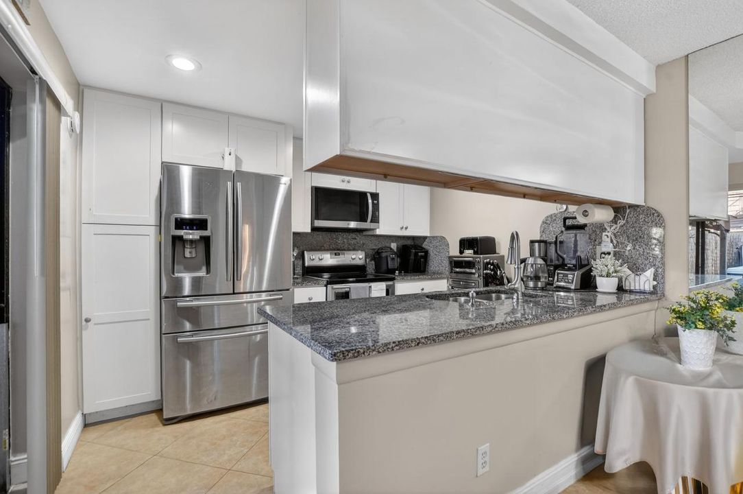 For Sale: $430,000 (3 beds, 2 baths, 1598 Square Feet)