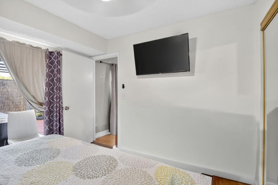 For Sale: $430,000 (3 beds, 2 baths, 1598 Square Feet)