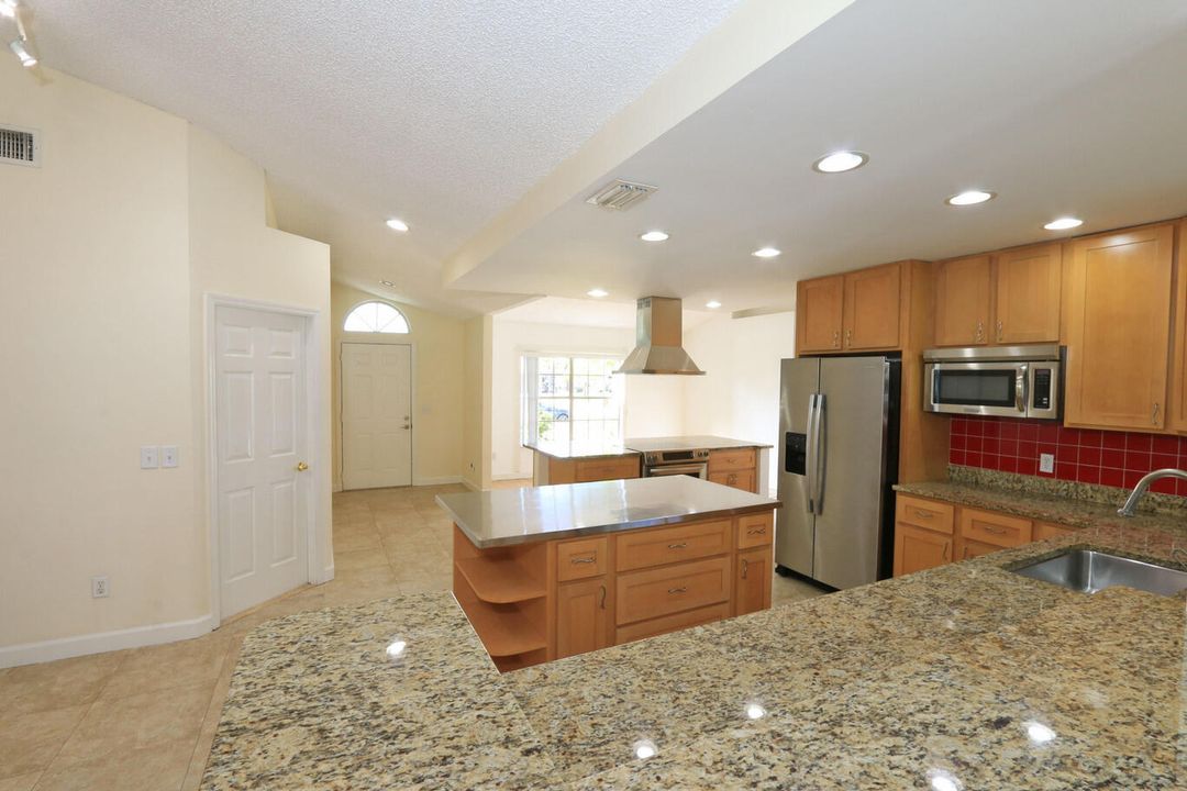 待售: $429,900 (3 贝兹, 2 浴室, 1717 平方英尺)