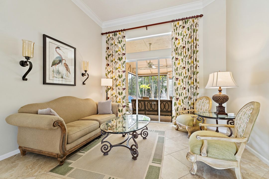 En Venta: $925,000 (5 camas, 3 baños, 2824 Pies cuadrados)