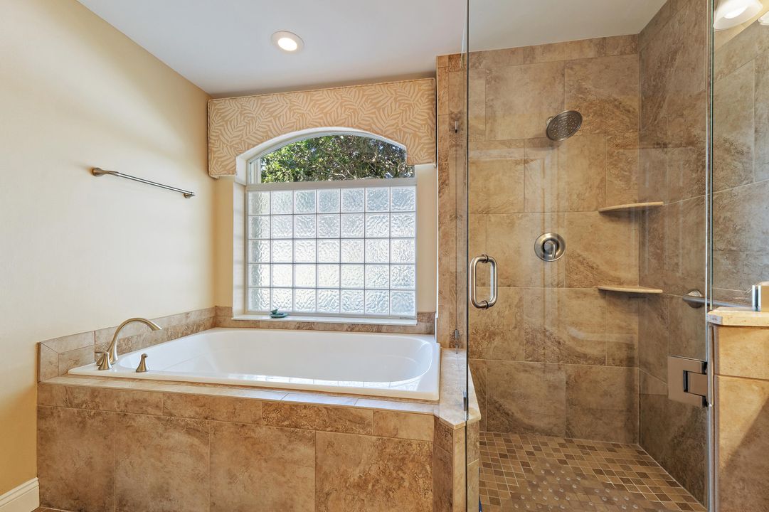 En Venta: $925,000 (5 camas, 3 baños, 2824 Pies cuadrados)