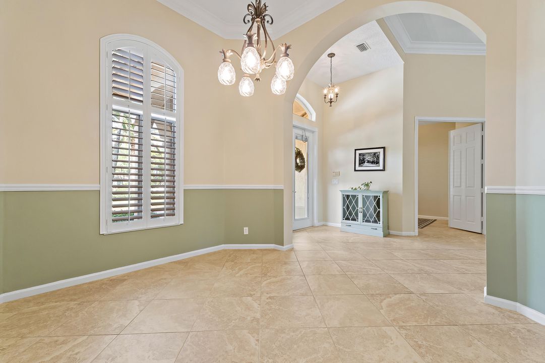 En Venta: $925,000 (5 camas, 3 baños, 2824 Pies cuadrados)