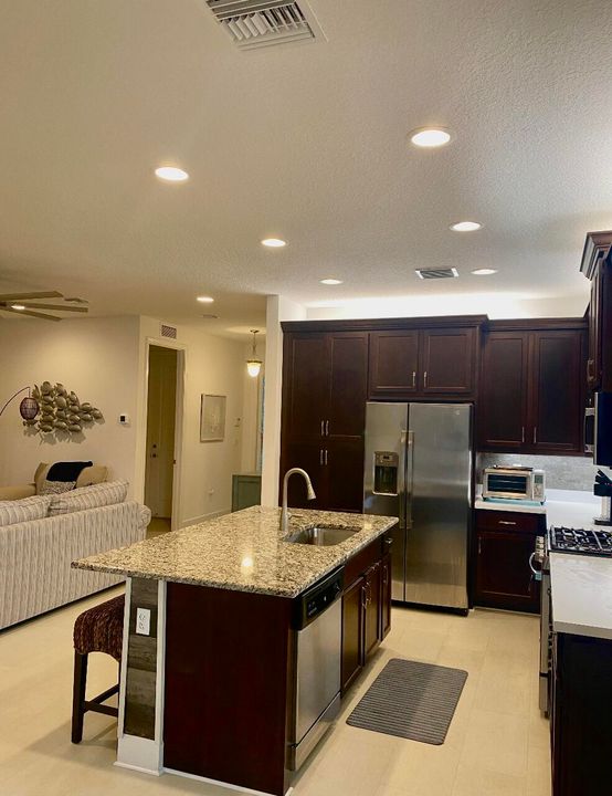 For Rent: $2,980 (2 beds, 2 baths, 1355 Square Feet)